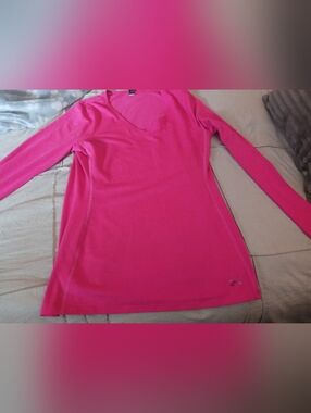Under Armour Bright Pink Long-Sleeve Cold Gear V-Neck Performance Shirt